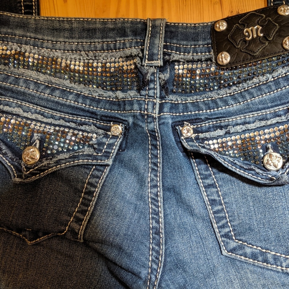 Bejeweled Miss Me jeans Size 30 - Picture 3 of 7